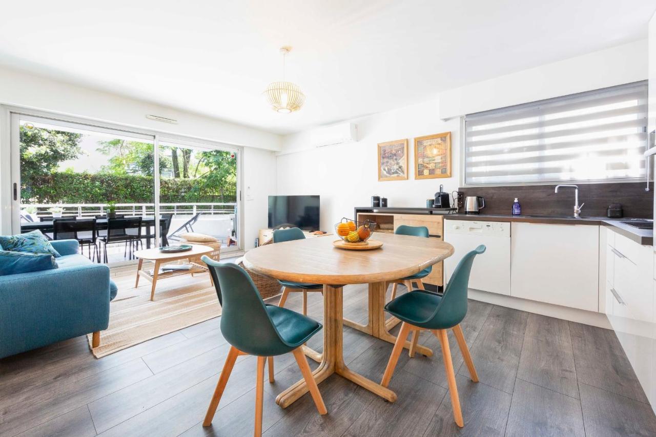 Salvy 2 Bedrooms Near The 300 Meters Apartment *